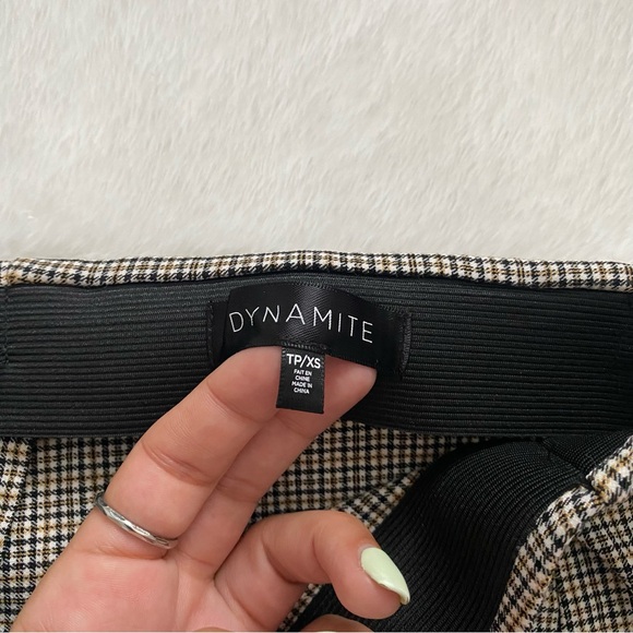 DYNAMITE | High rise button skirt - Picture 4 of 8